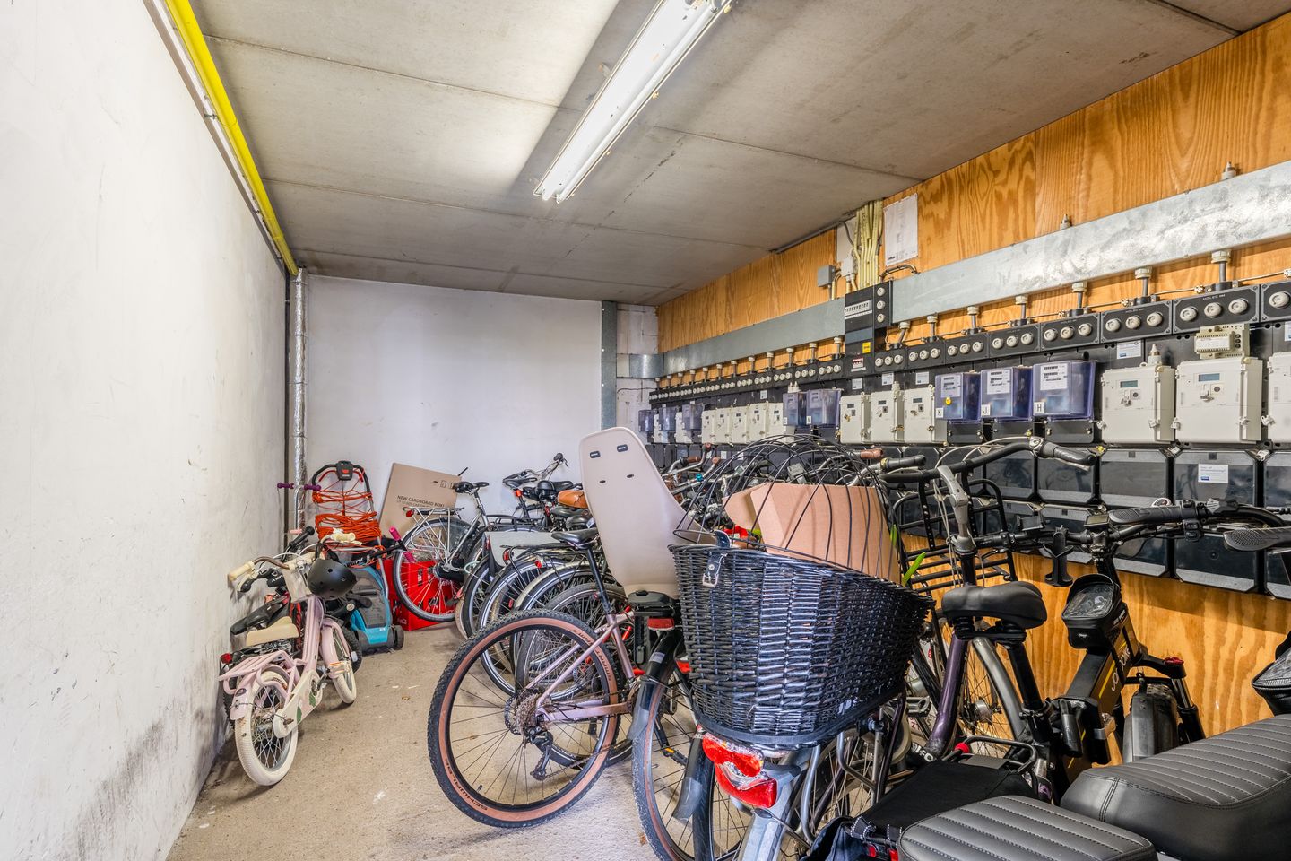 Photo 20 of Heereweg 21-U