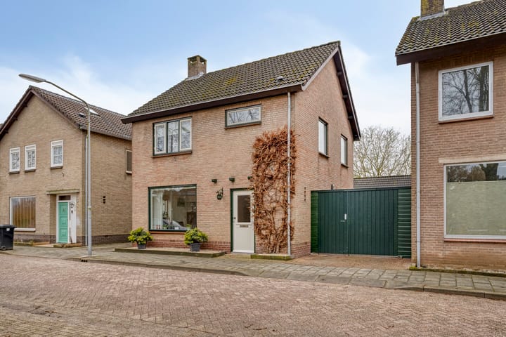 Photo 4 of Amalia van Solmsstraat 51