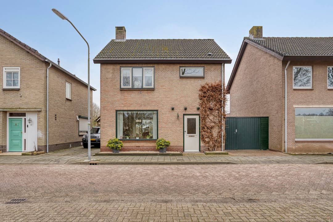 Photo 1 of Amalia van Solmsstraat 51