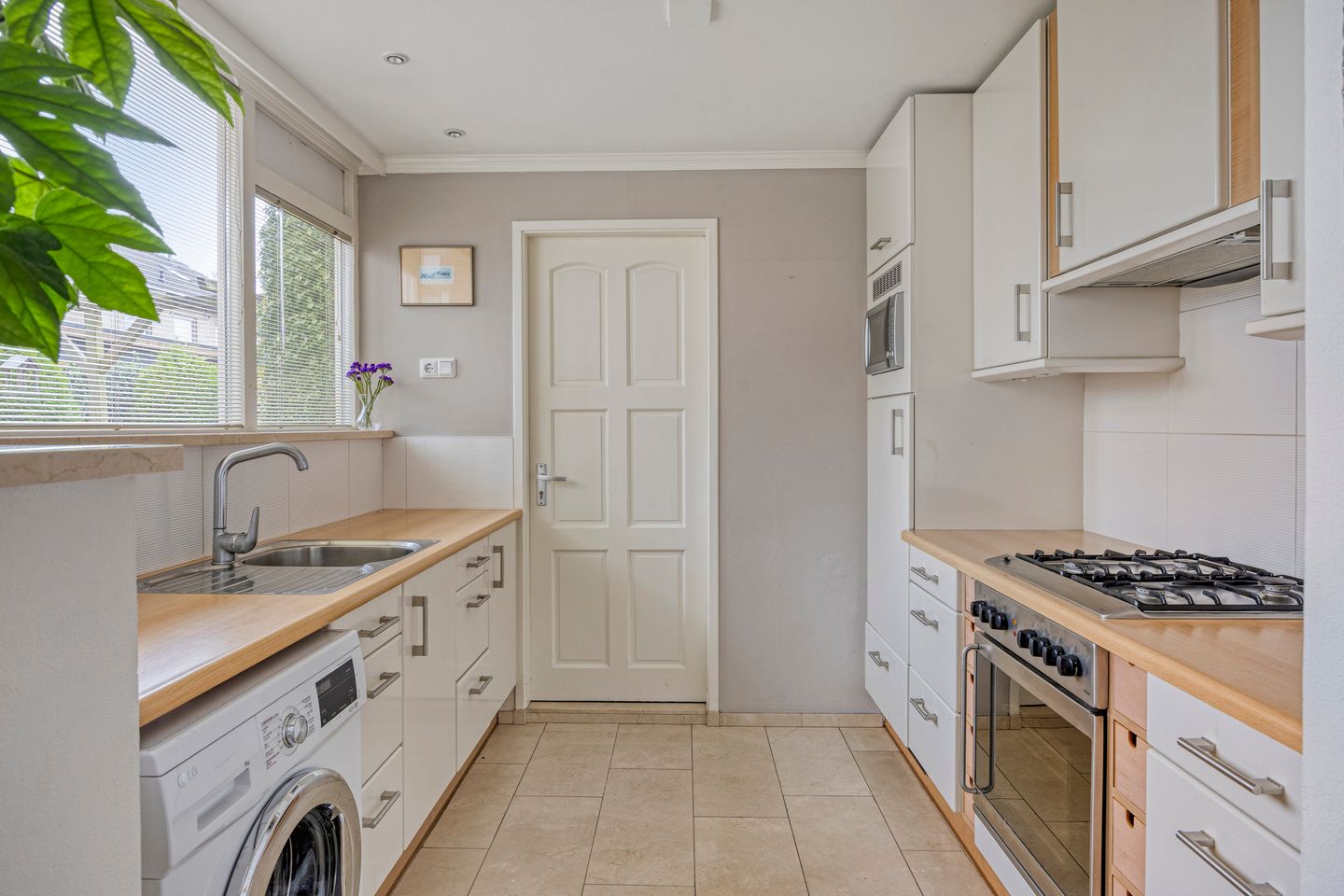 Foto 10 van van Laarstraat 8