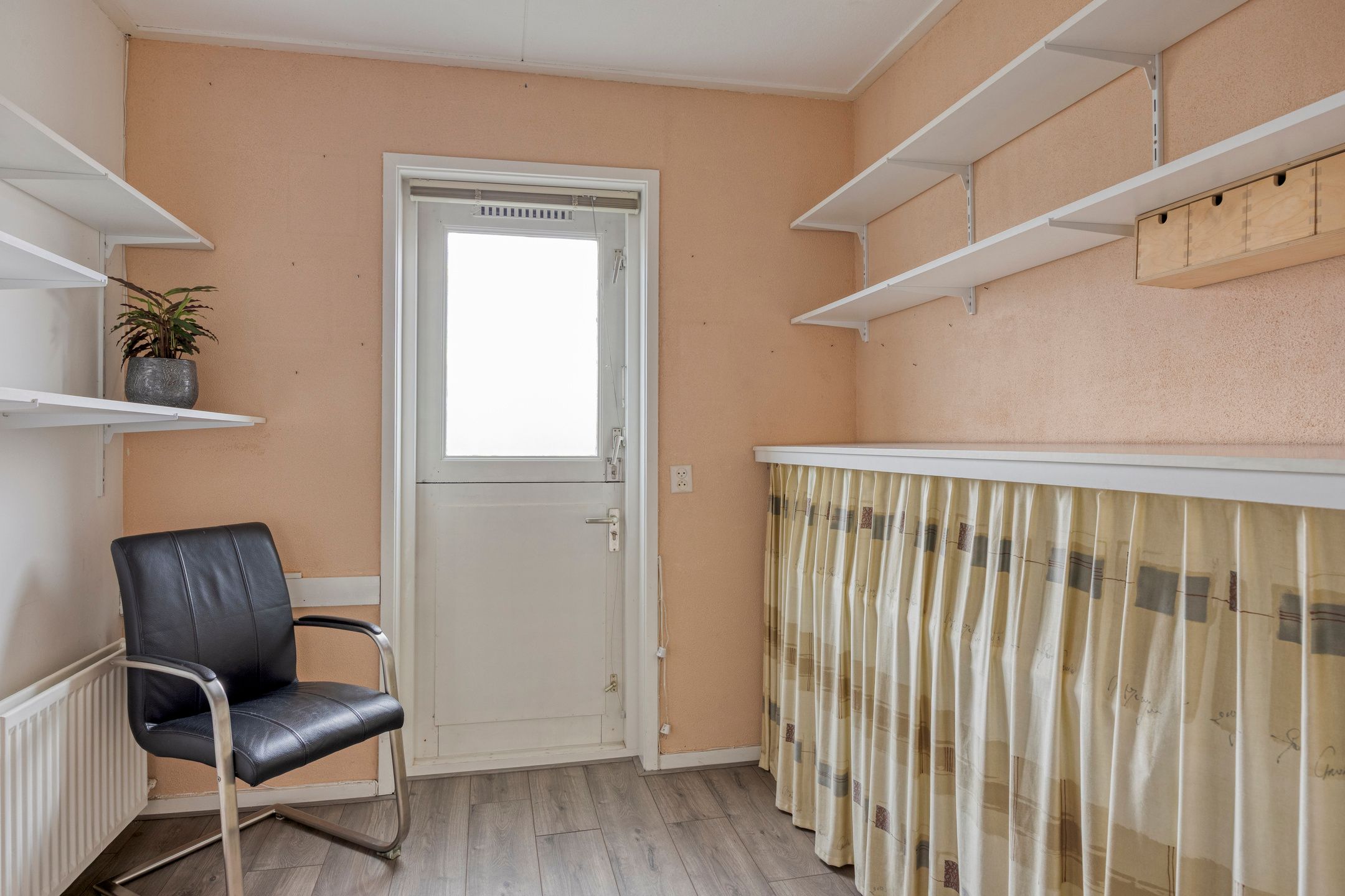 Foto 15 van van Laarstraat 8