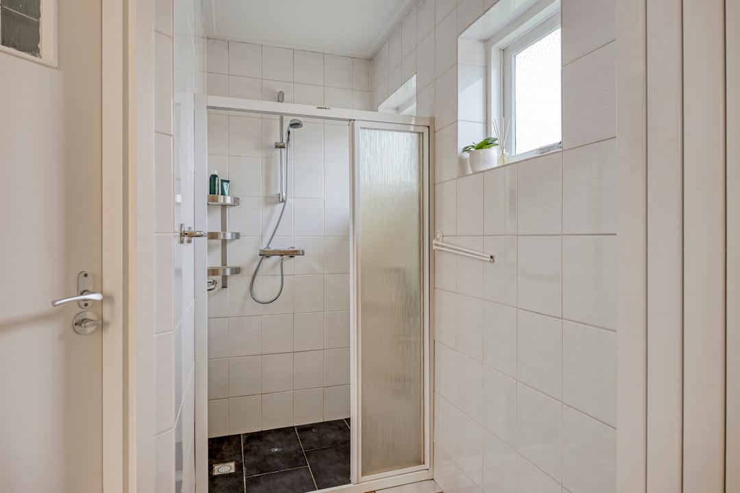 Foto 17 van van Laarstraat 8