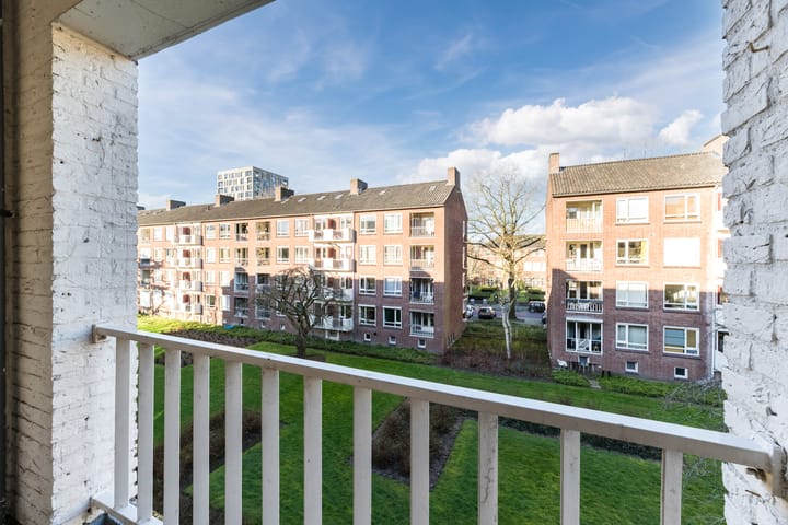 Photo 3 of Mgr. Frenckenstraat 24-B