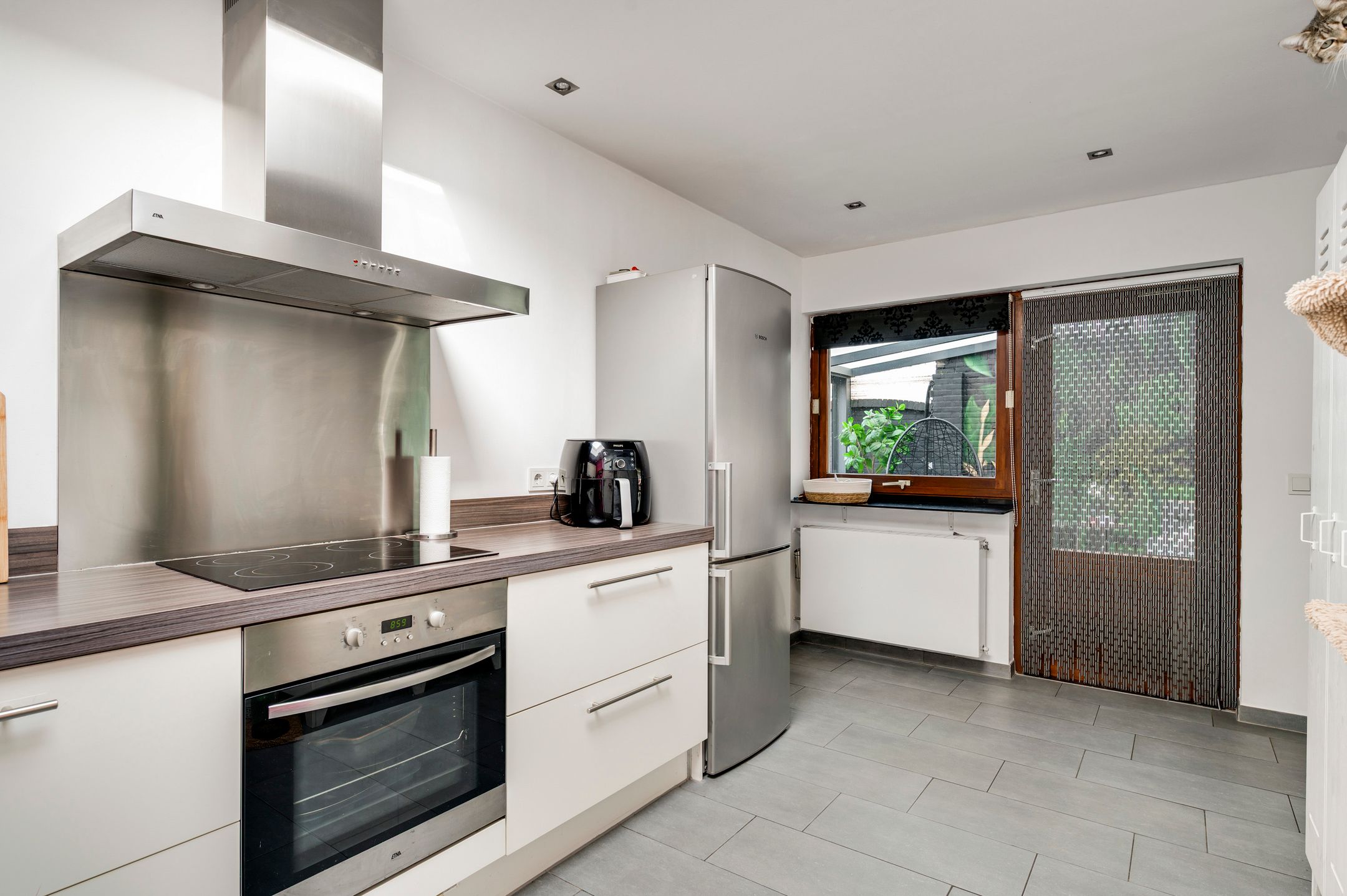 Photo 15 of Genkstraat 3