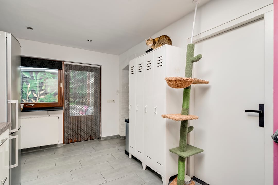 Photo 16 of Genkstraat 3