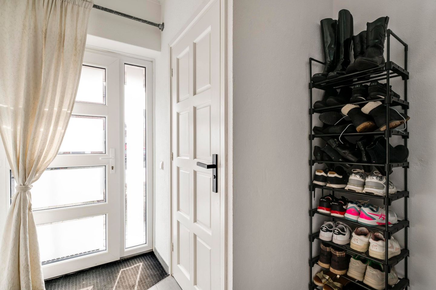 Photo 19 of Genkstraat 3