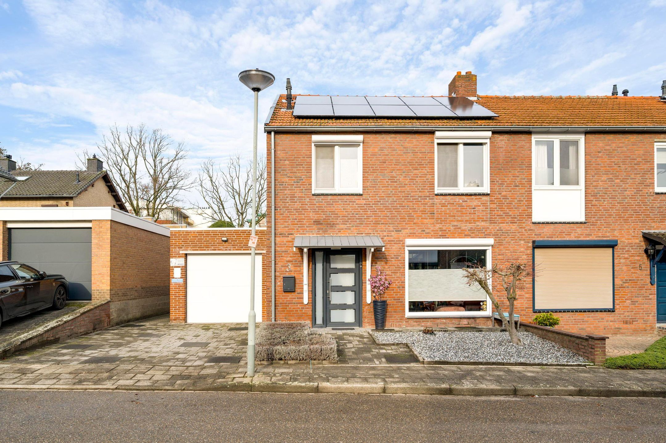 Photo 36 of Genkstraat 3