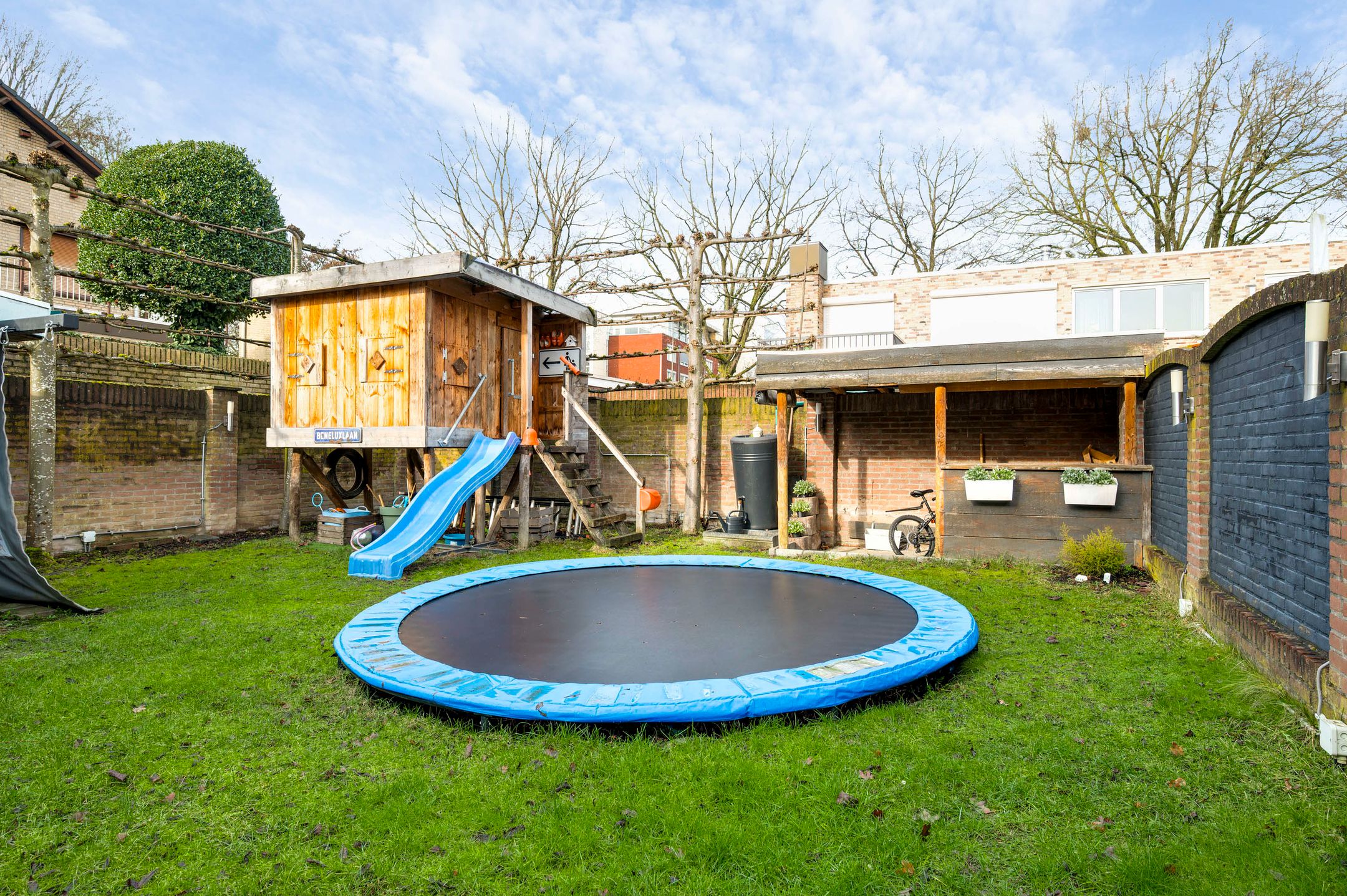 Photo 39 of Genkstraat 3