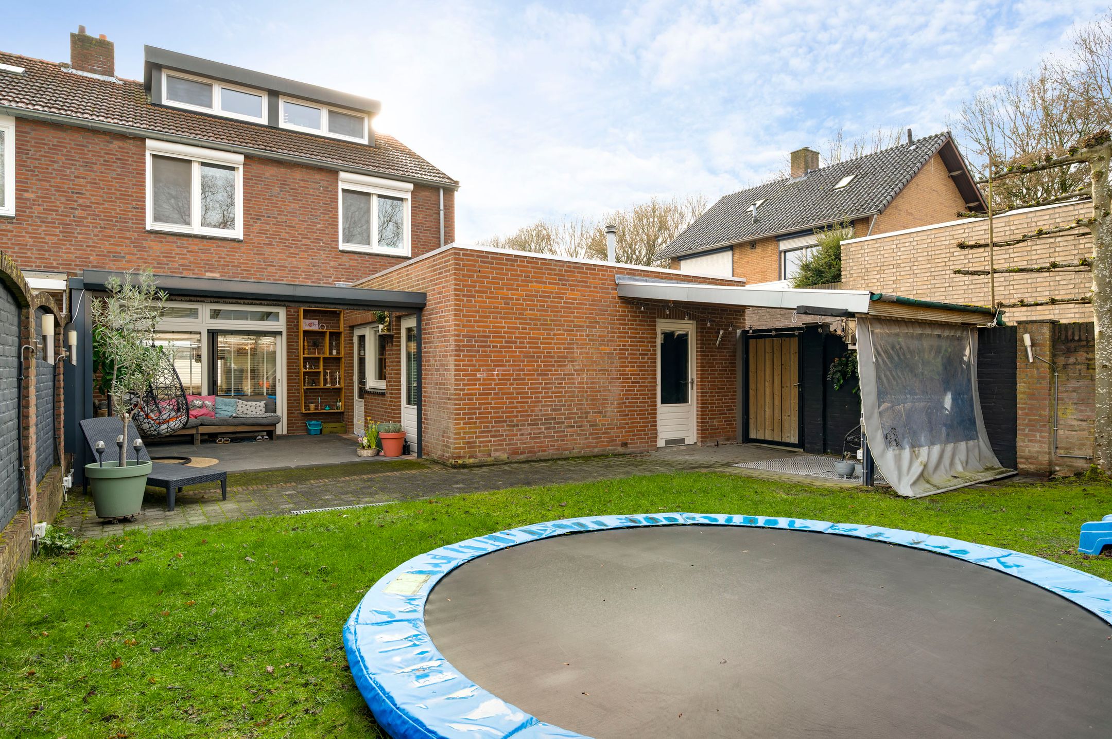 Photo 42 of Genkstraat 3