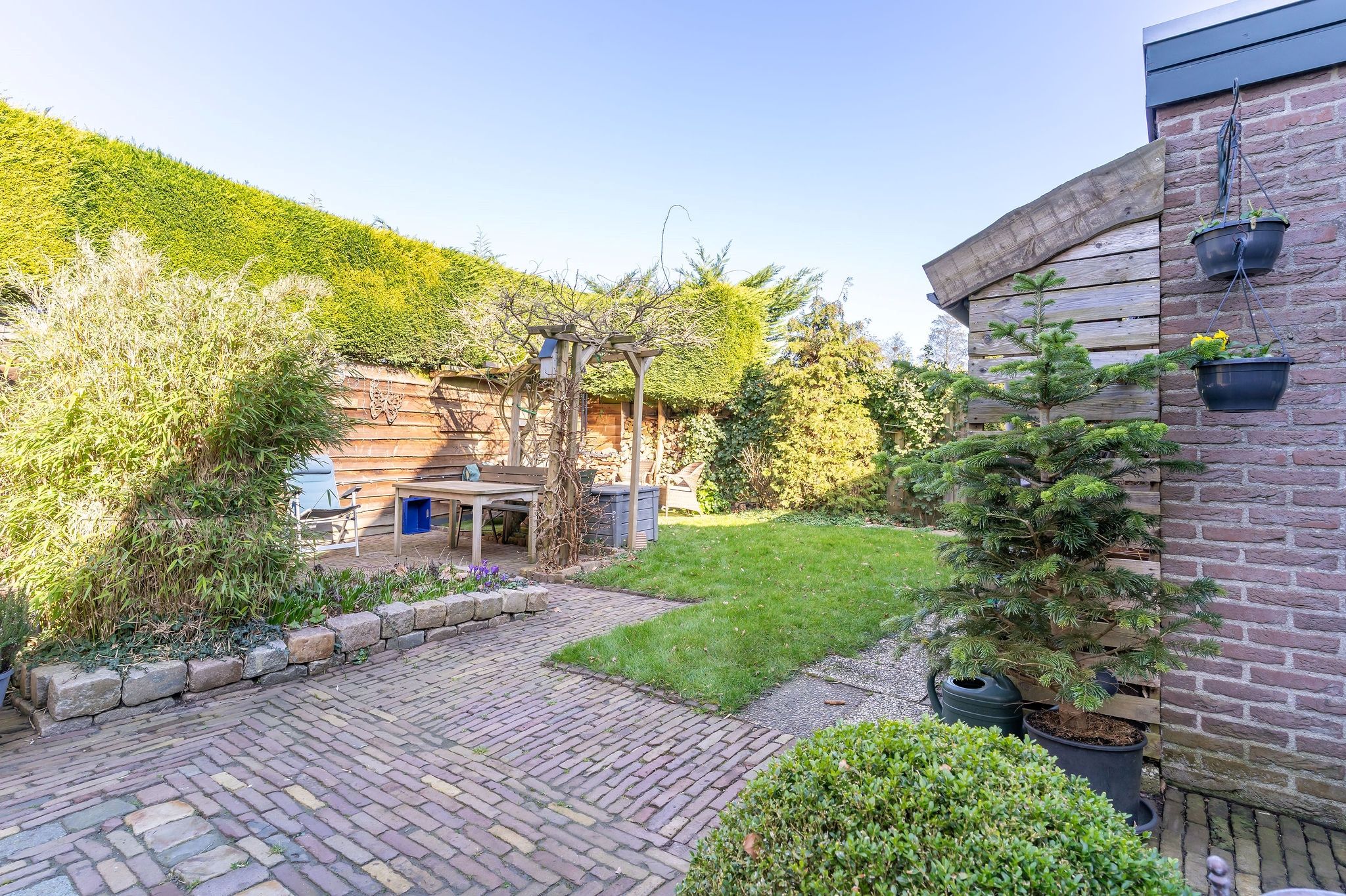 Photo 33 of Convent 10