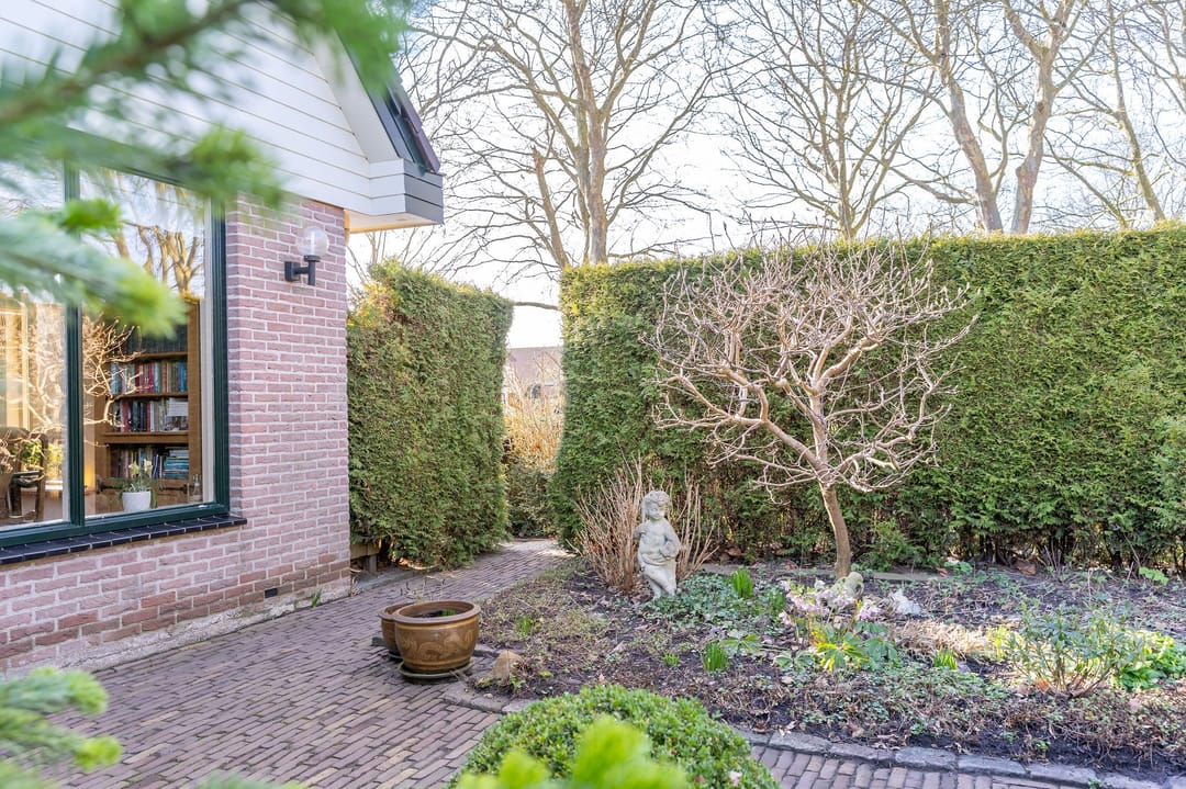 Photo 37 of Convent 10