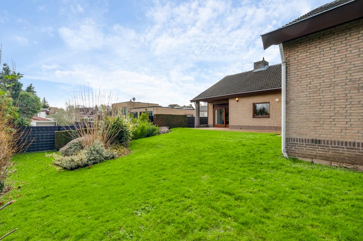 Photo 4 of Musschenberg 115