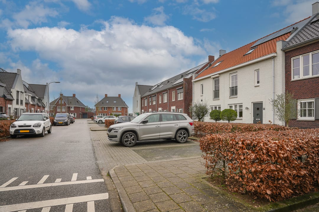 Photo 32 of Meester N J van Riemsdijkstraat 8