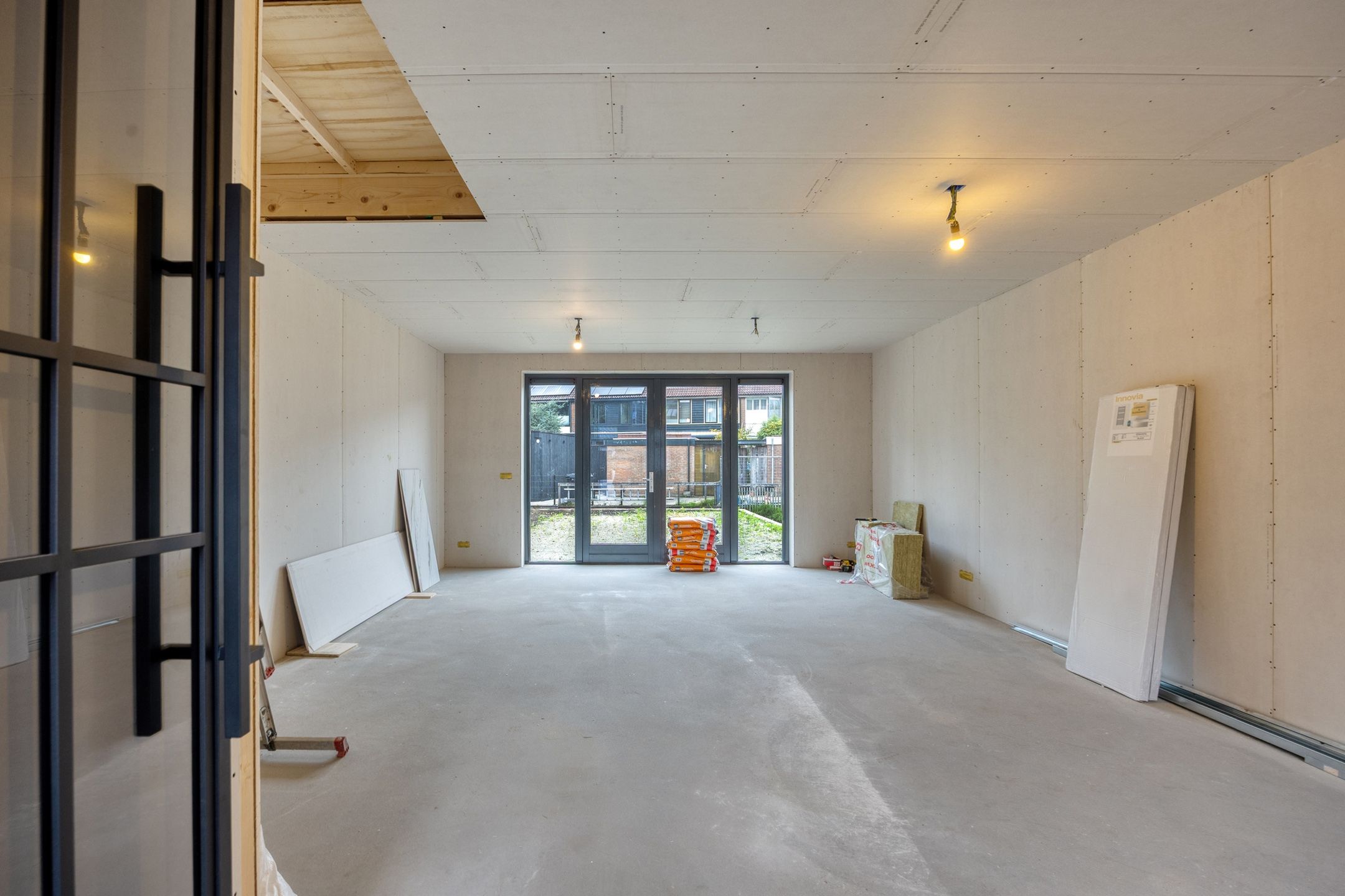 Newly built corner home with five bedrooms in picturesque Wijngaarden — 12
