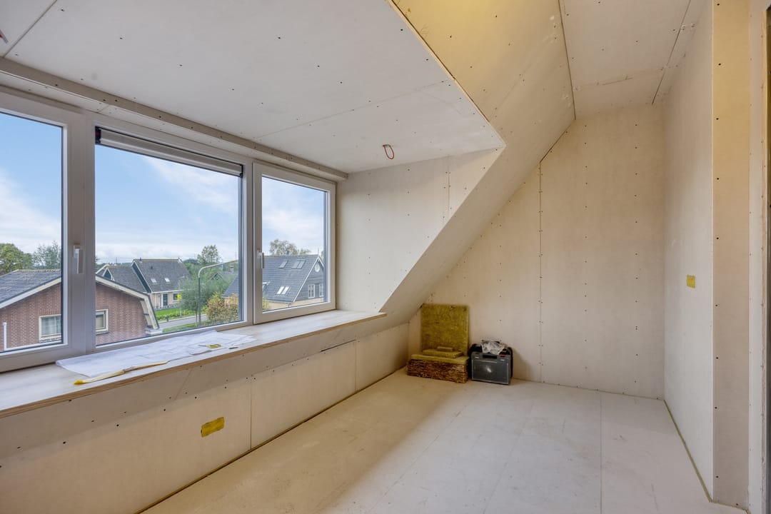 Newly built corner home with five bedrooms in picturesque Wijngaarden — 27