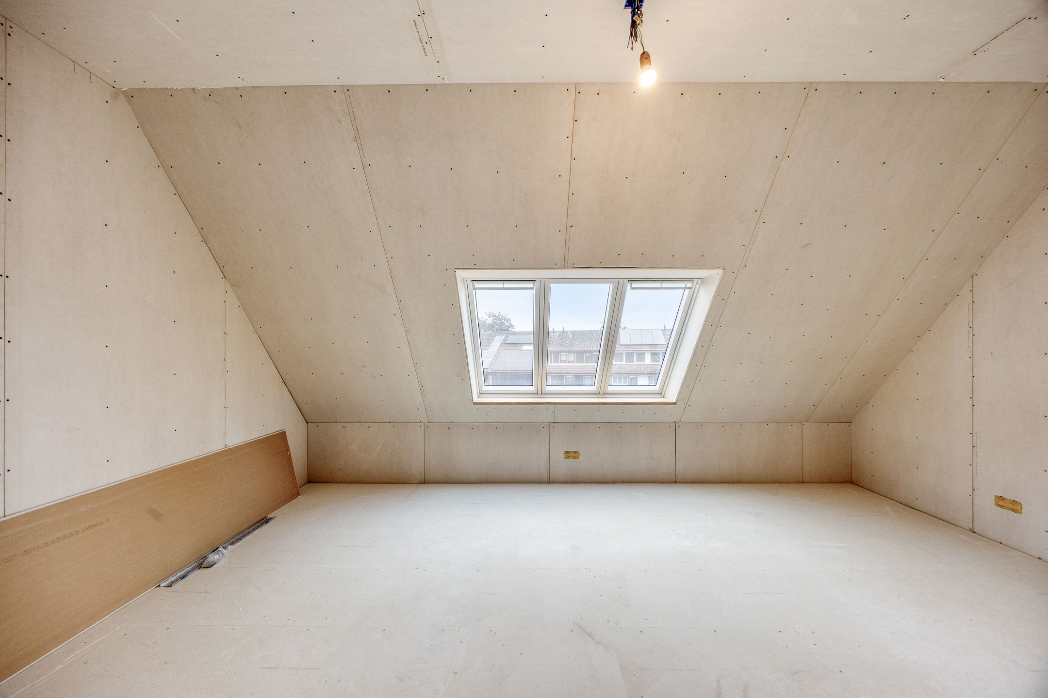Newly built corner home with five bedrooms in picturesque Wijngaarden — 31