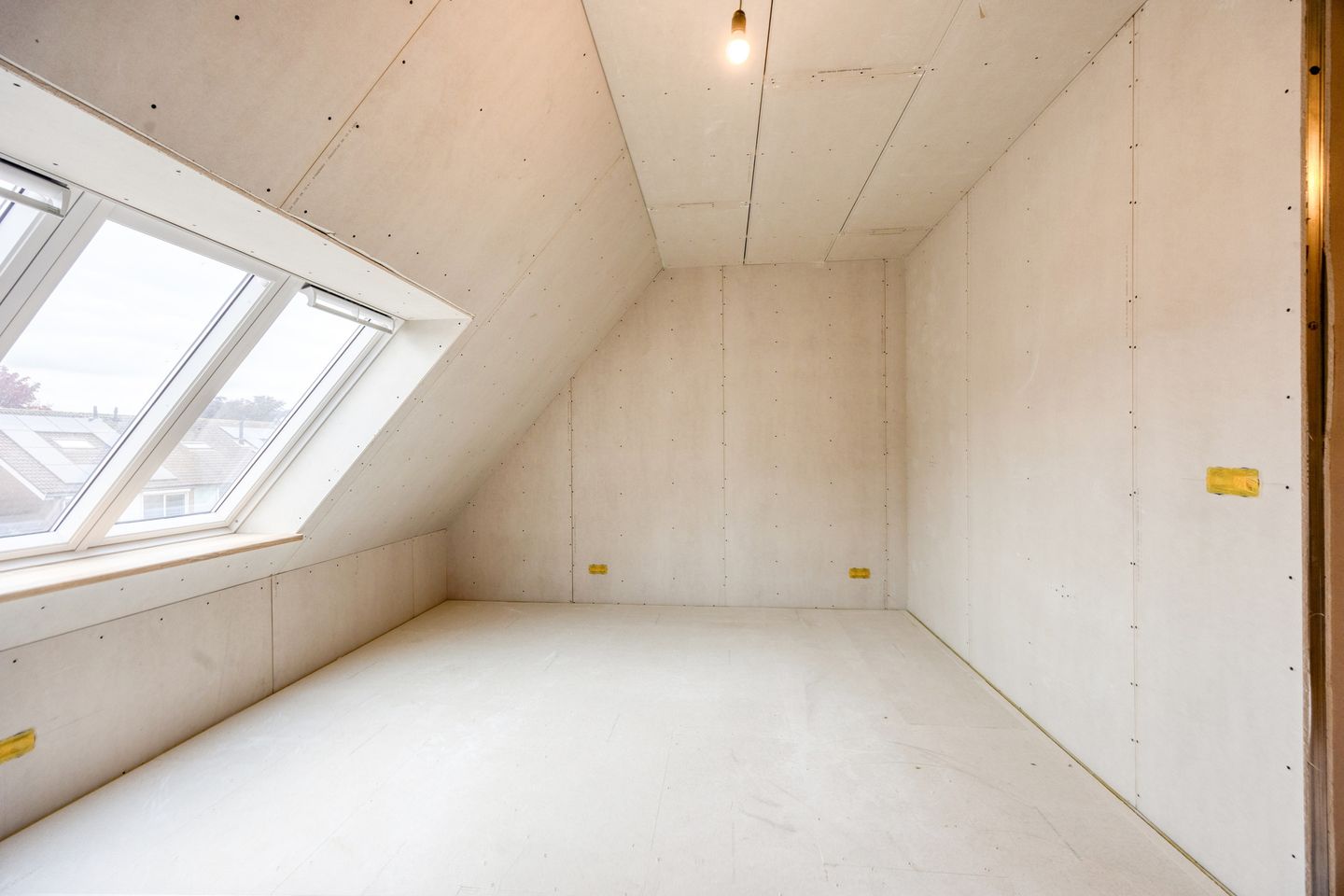 Newly built corner home with five bedrooms in picturesque Wijngaarden — 33