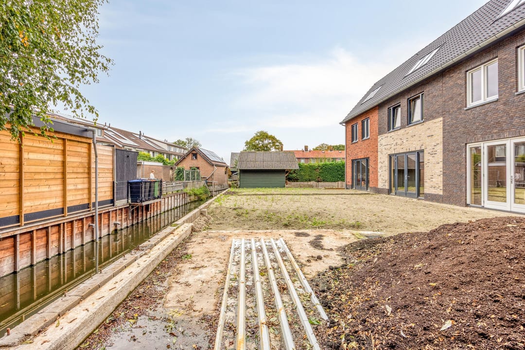 Newly built corner home with five bedrooms in picturesque Wijngaarden — 52