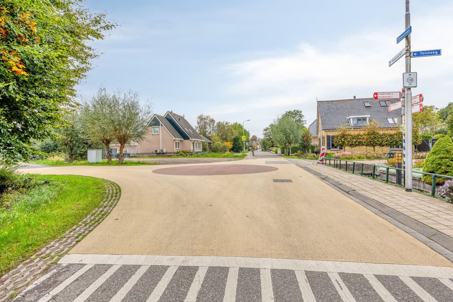 Newly built corner home with five bedrooms in picturesque Wijngaarden — 37
