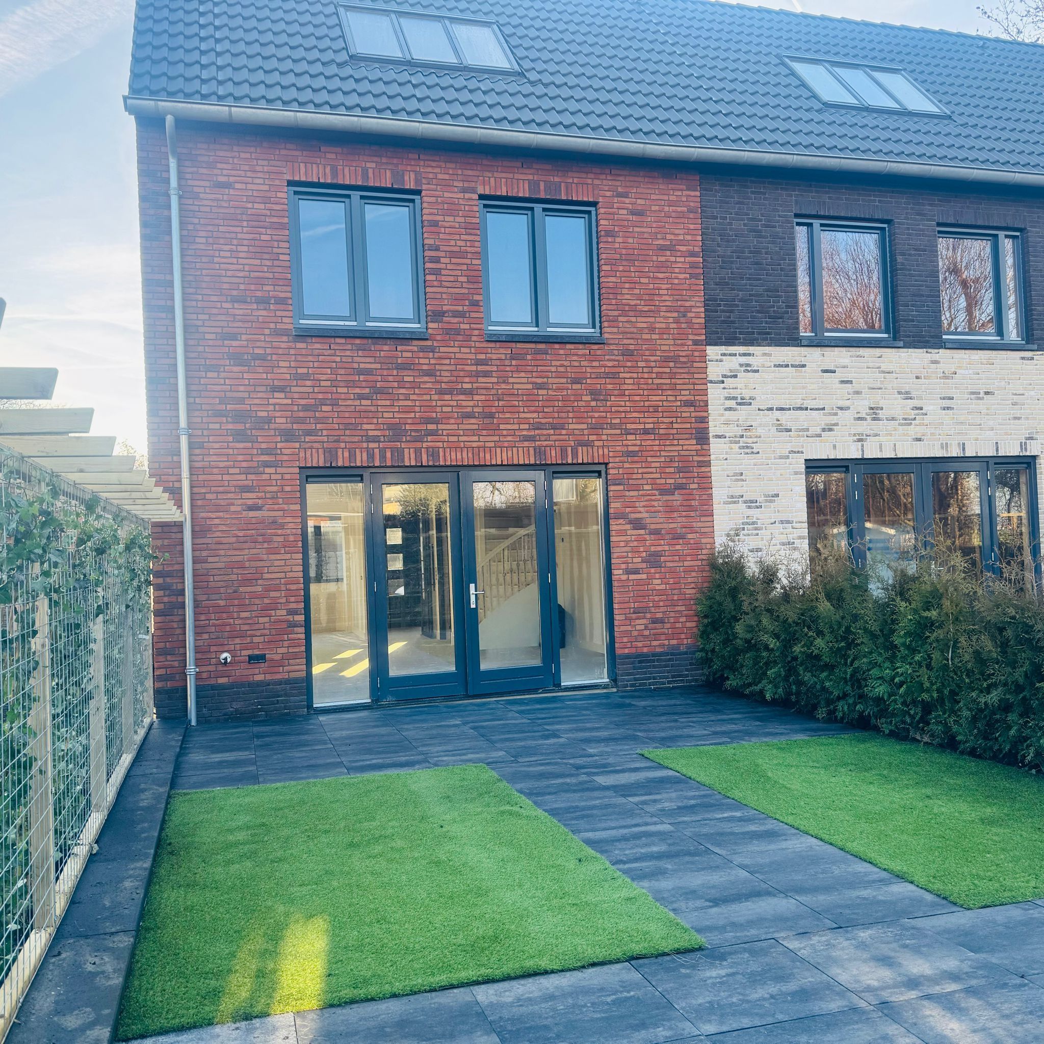 Newly built corner home with five bedrooms in picturesque Wijngaarden — 57