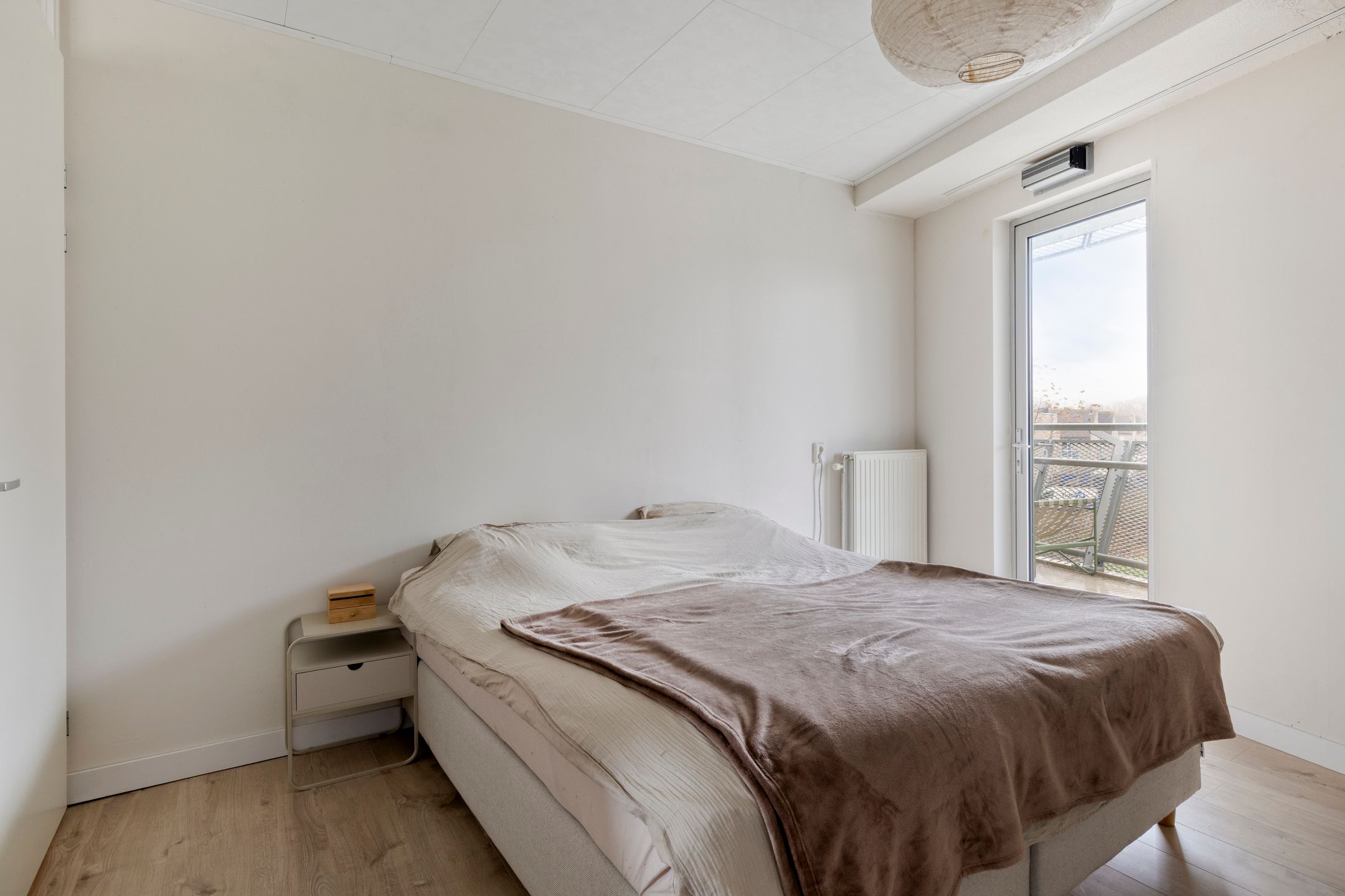 Modern corner apartment with sunny 180-degree balcony and parking in Hoogvliet — 27