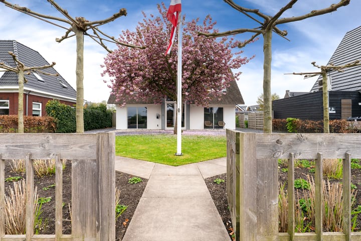 Vrijstaande woning te koop: Herenweg 198, Alkmaar