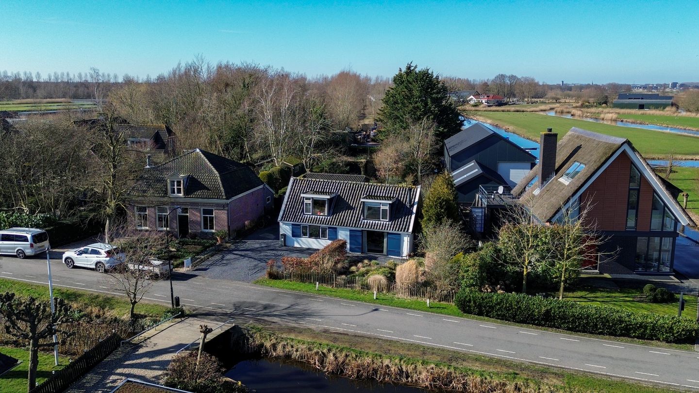 Photo 4 of Donkereind 10