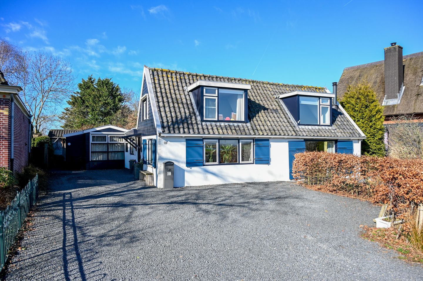 Photo 5 of Donkereind 10