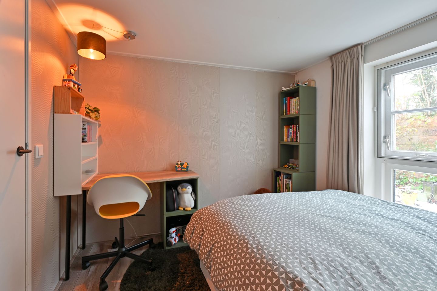 Photo 19 of Donkereind 10