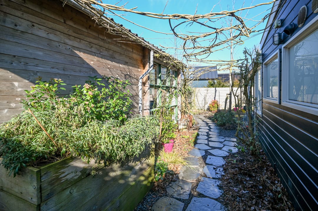 Photo 23 of Donkereind 10