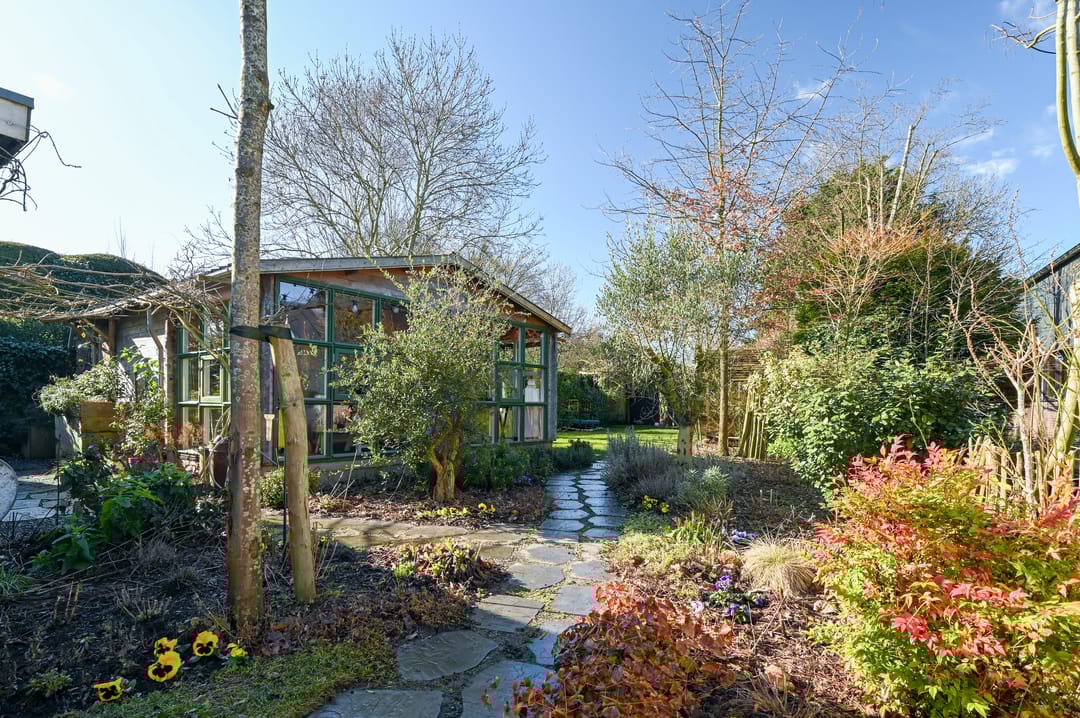 Photo 28 of Donkereind 10