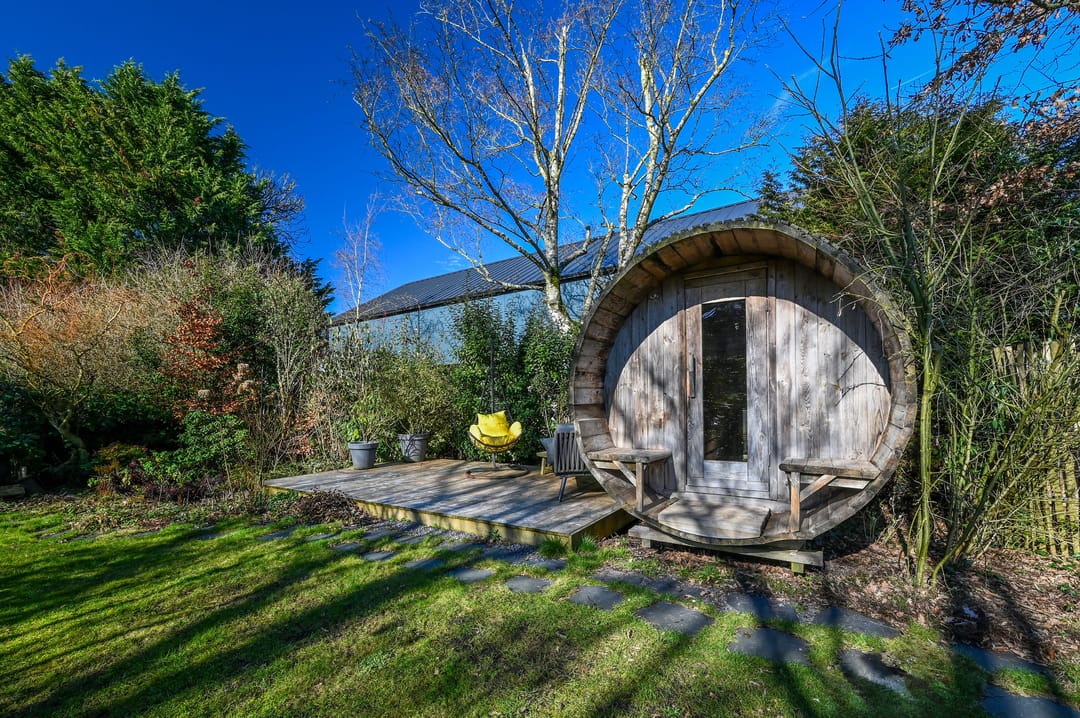 Photo 31 of Donkereind 10