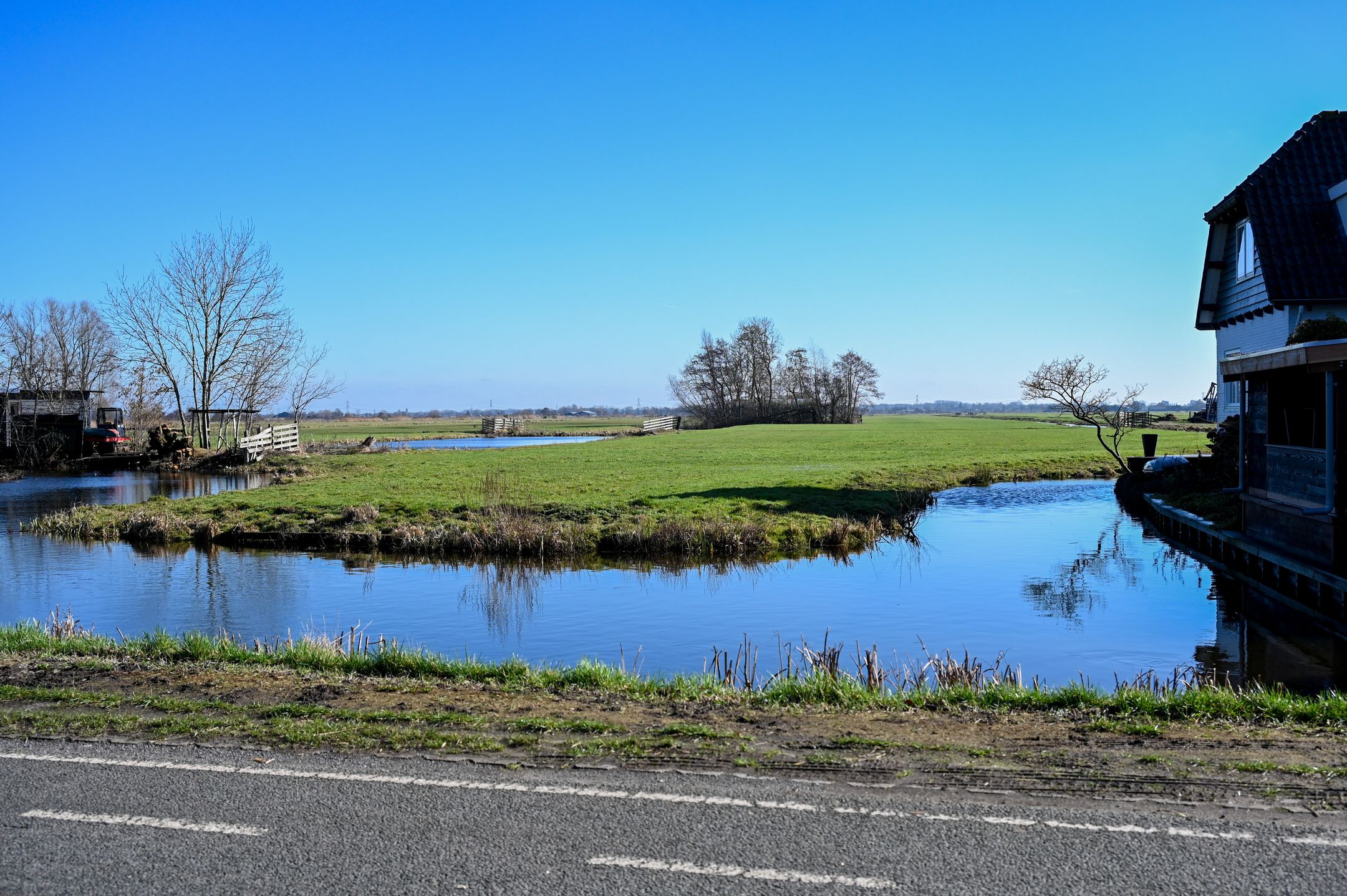 Photo 39 of Donkereind 10