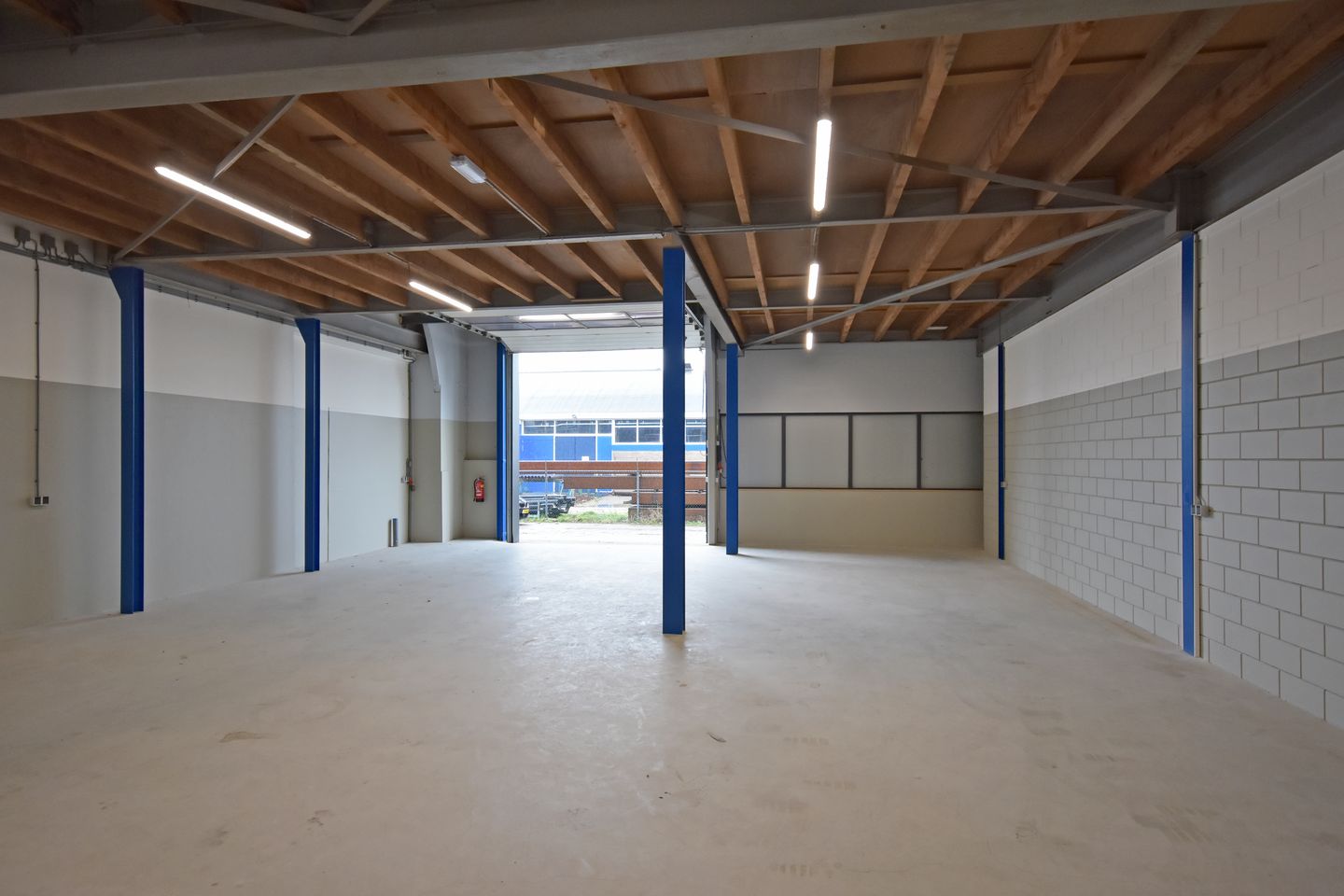 Bekijk foto 4 van Mr. W.M. Oppedijk van Veenweg 20-E