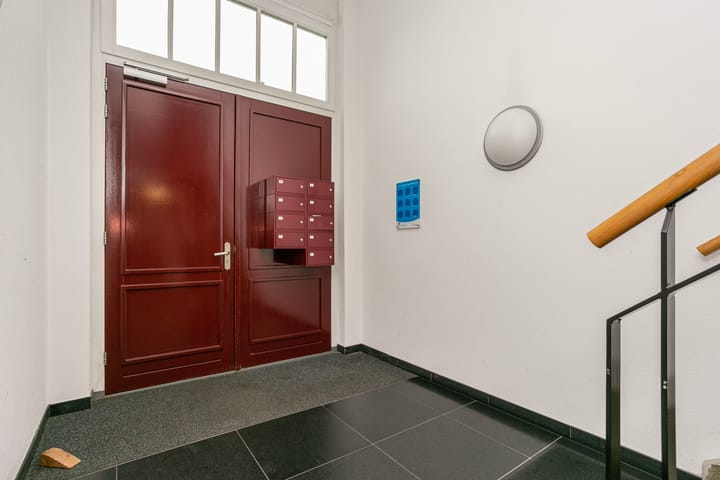 Foto 2 van Dr. R. van Lutterveltstraat 46