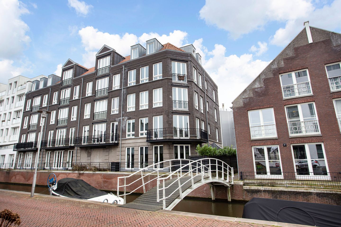 Foto 1 van Dr. R. van Lutterveltstraat 28