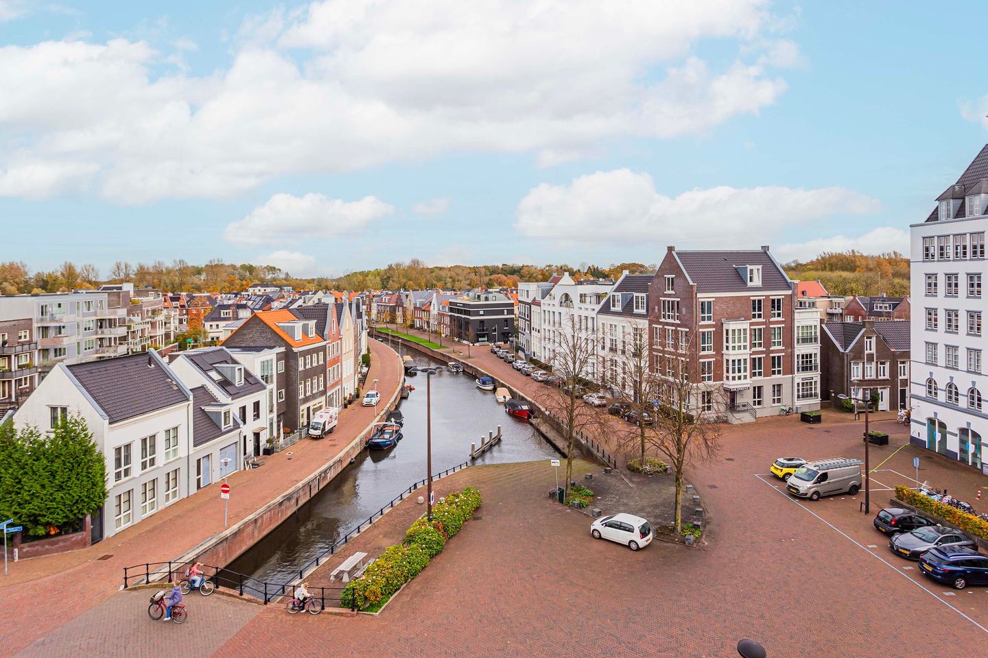 Photo 1 of J. Homan van der Heideplein 34