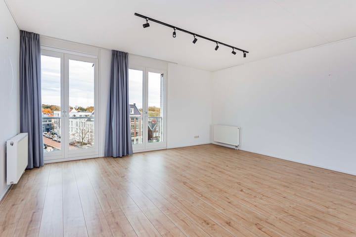 Photo 4 of J. Homan van der Heideplein 34