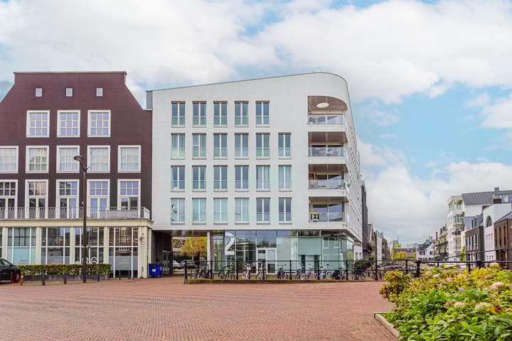 Photo 2 of J. Homan van der Heideplein 34