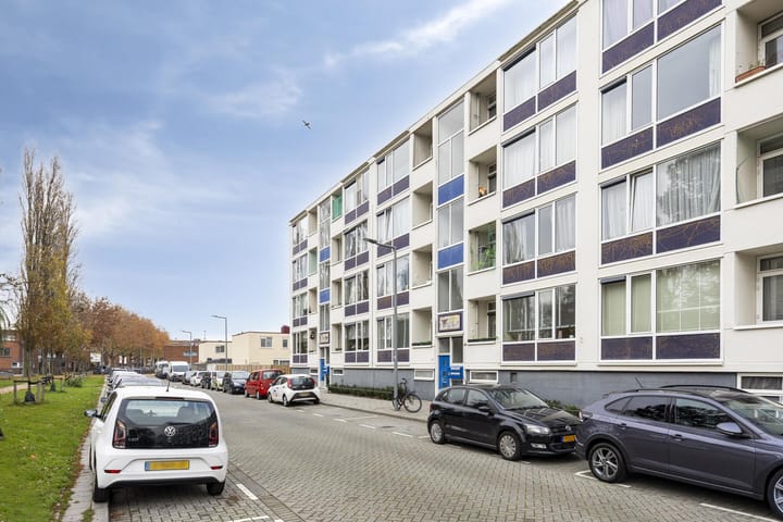 Photo 2 of Hoogenwaardstraat 74-A