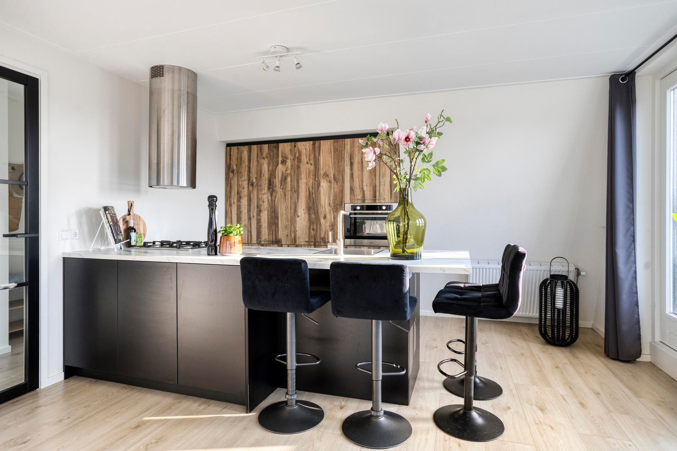 Modern Upper Apartment with South Balcony in Delft — 14