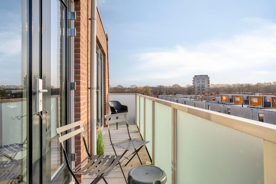 Modern Upper Apartment with South Balcony in Delft — 27