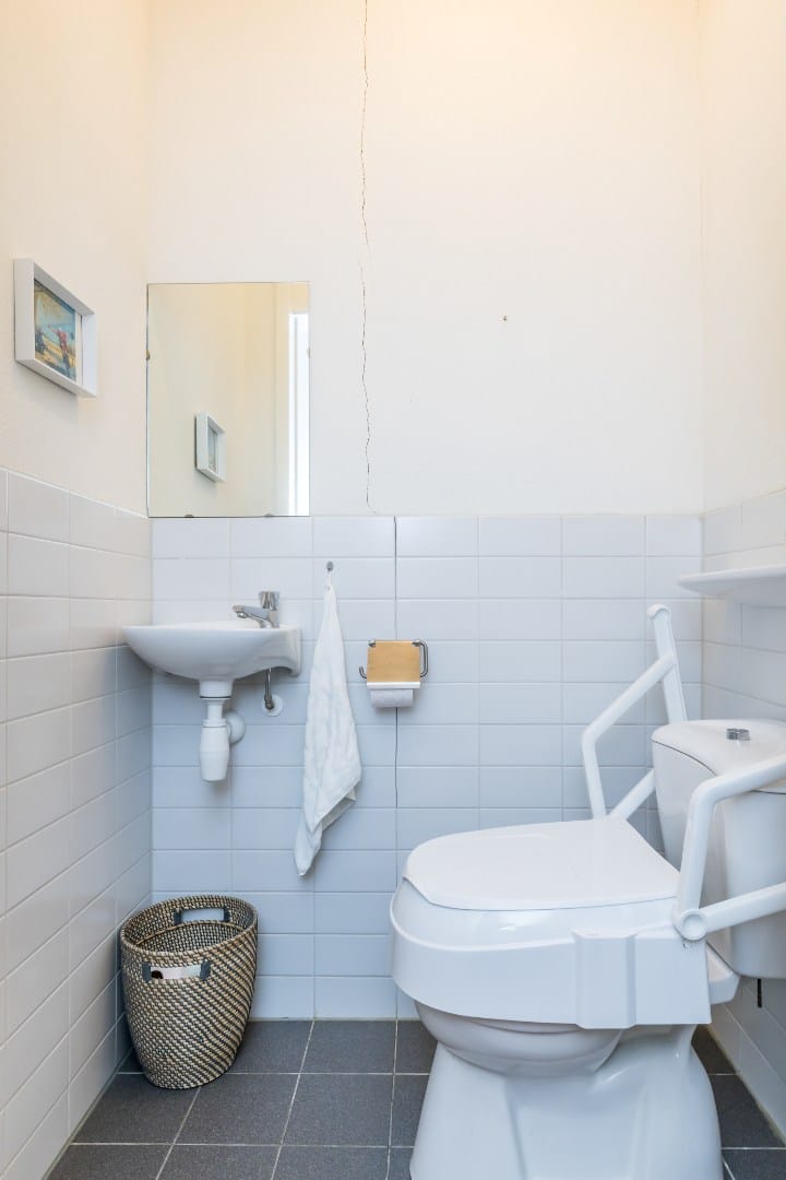 Spacious Apartment with Loggia and Private Parking in Munstergeleen Center — 26