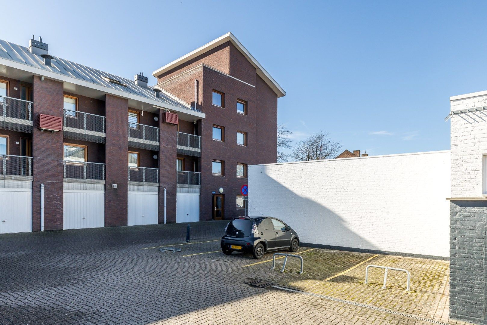Spacious Apartment with Loggia and Private Parking in Munstergeleen Center — 35