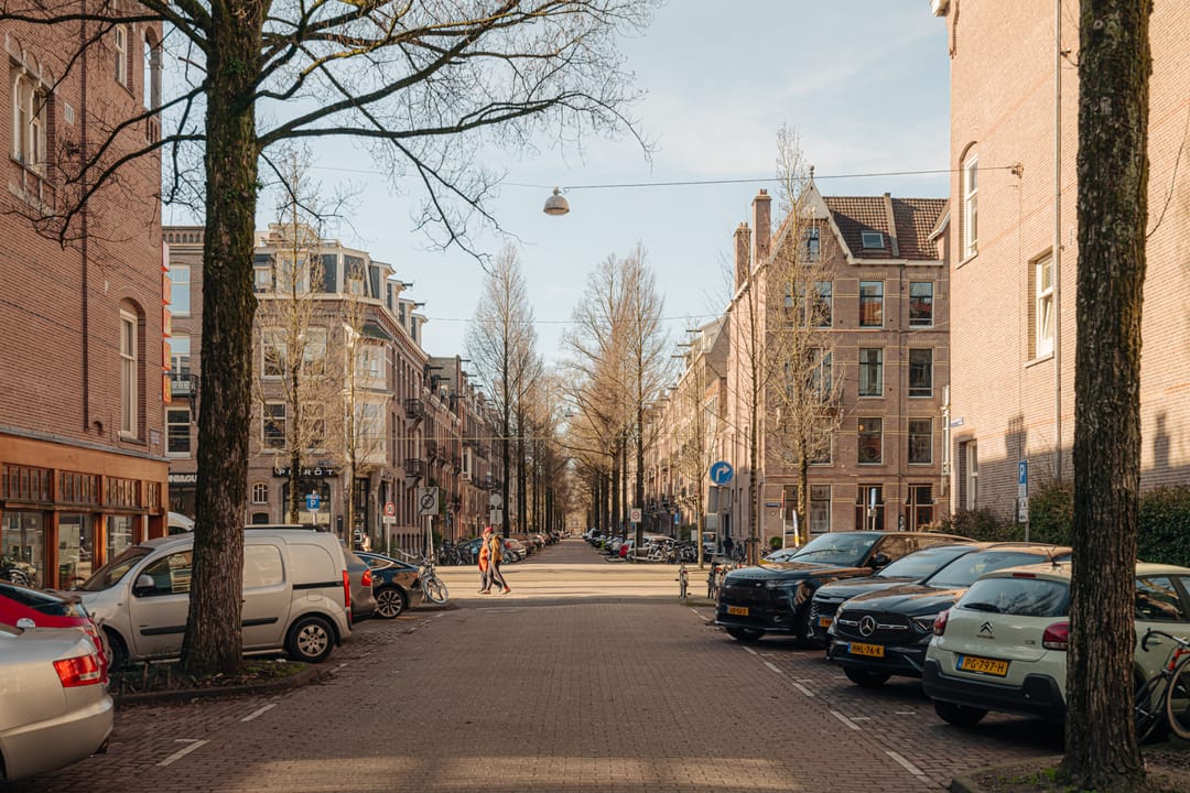 Characteristic double upper house with private entrance and balconies in Amsterdam Oud-Zuid — 12