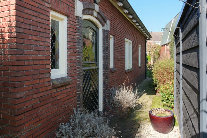 Photo 2 of Worker Landen 16-A