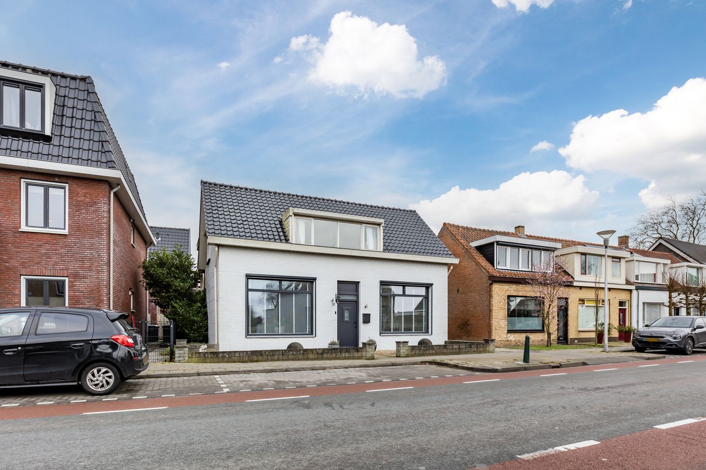 Photo 4 of Burgemeester van Loonstraat 18