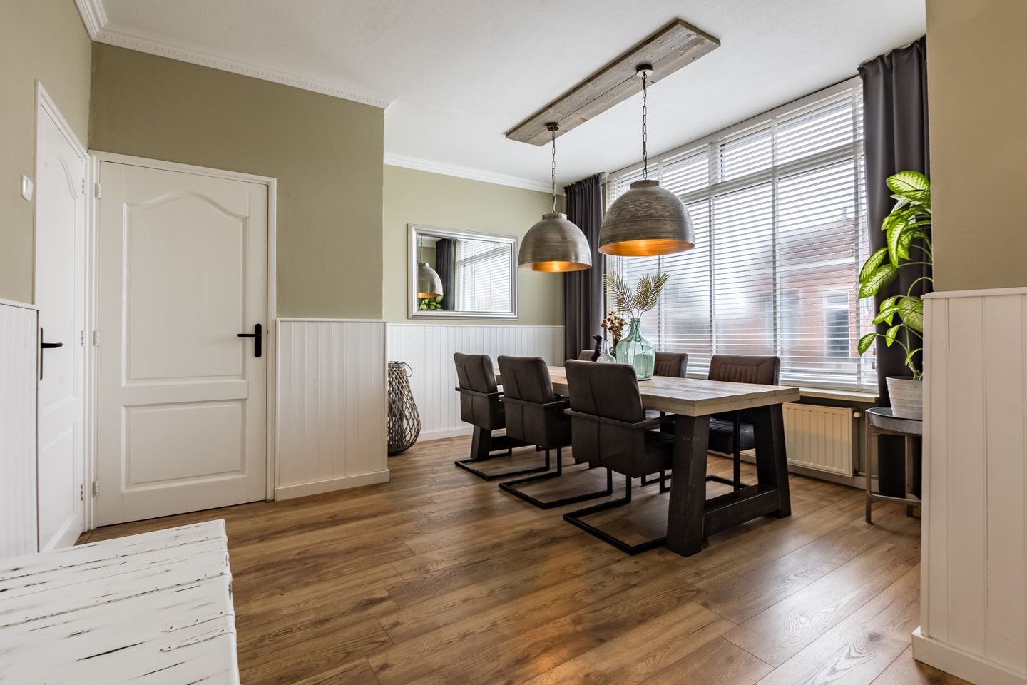 Photo 14 of Burgemeester van Loonstraat 18