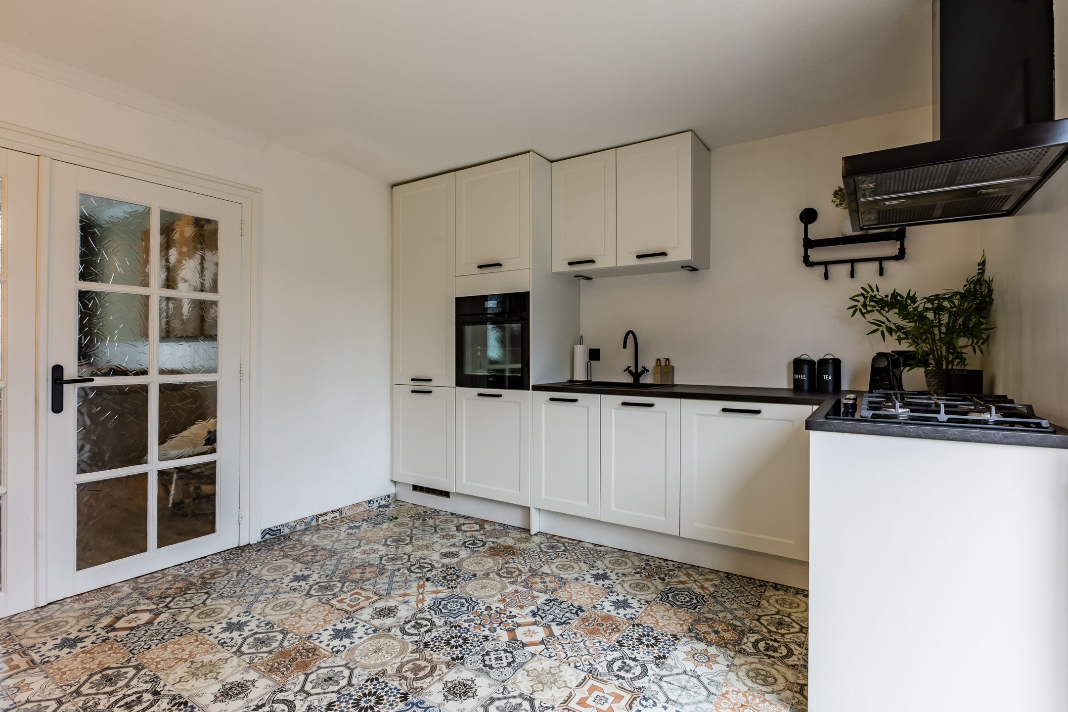 Photo 21 of Burgemeester van Loonstraat 18