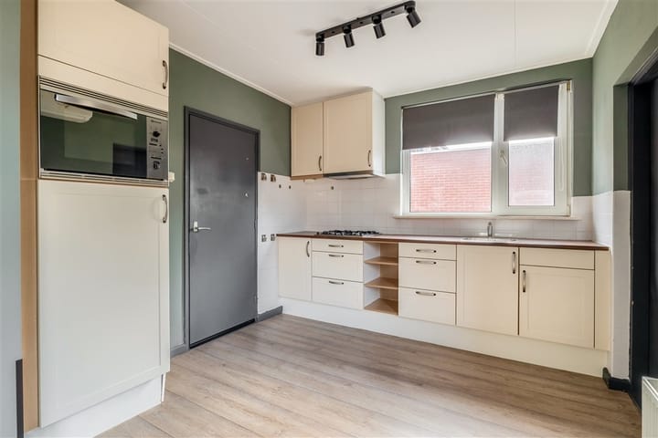 Photo 3 of Burgemeester Venemastraat 24